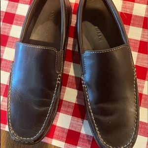 Cole Hahn Moccasins Dark Brown Men’s size 8. Gently used no wear.